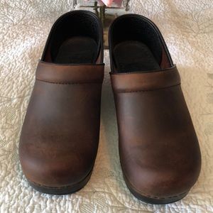 Dansko Professional antique brown / black sz 39